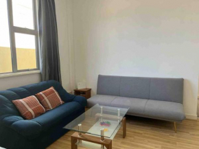 Sunny apartment in central Karori